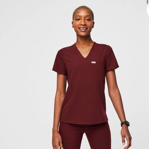 Figs Caterina one pocket scrub top-Burgundy (tooth on L sleeve) READ DESCRIPTION